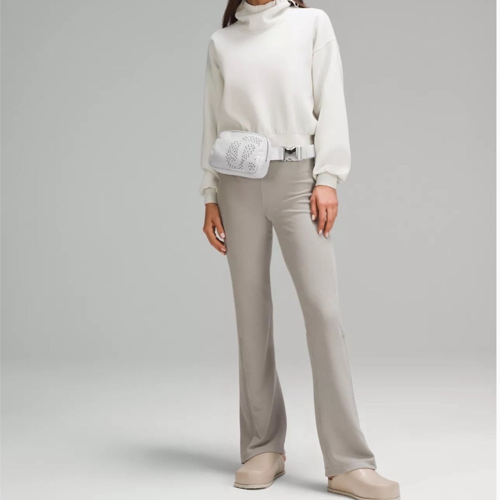 Lululemon 1L Vapor White with Studded Logo Everywhere Belt Bag BRAND NEW - Picture 2 of 8